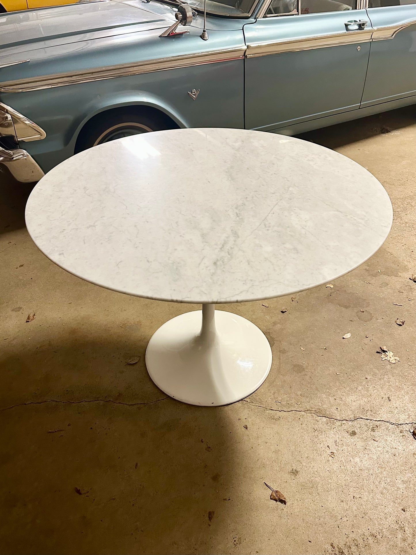 Saarinen Style Tulip Dining Table - White Marble Top