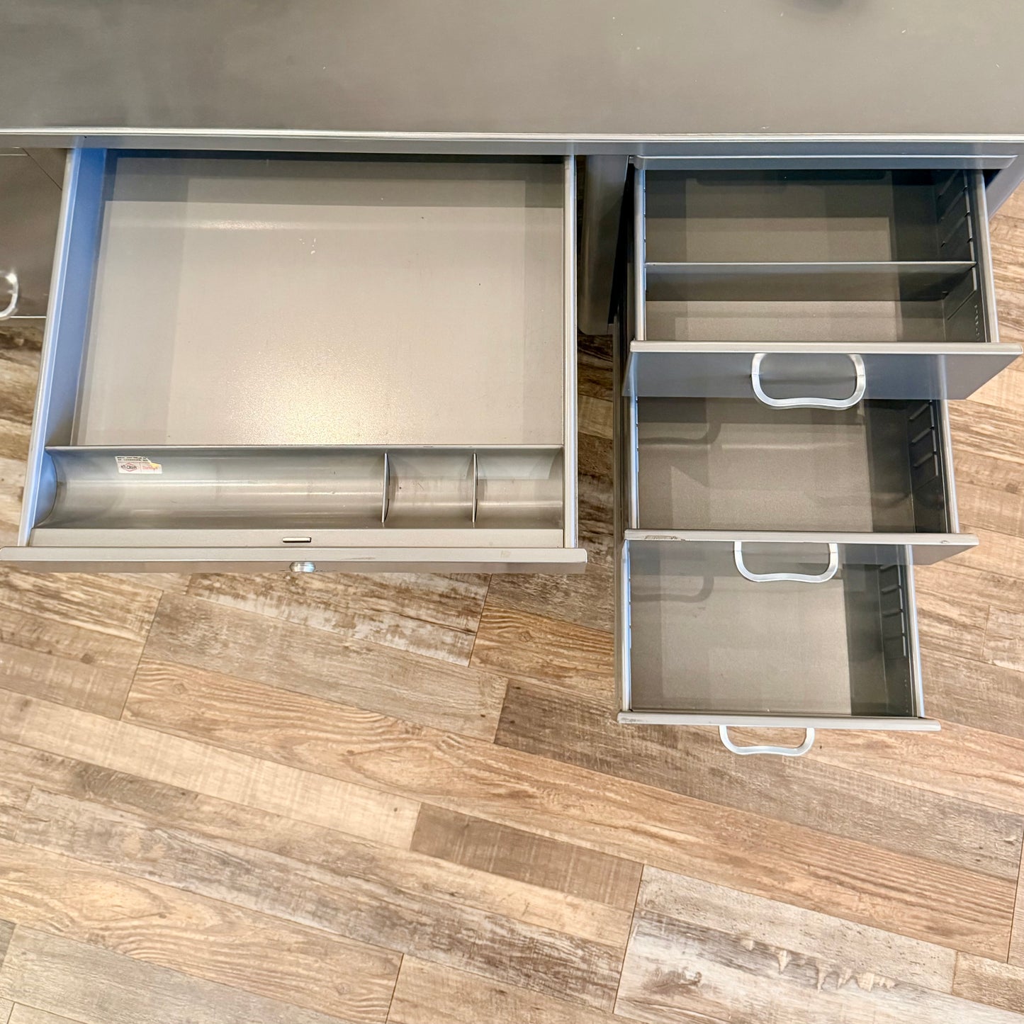 Steelcase Tanker Desk, 1960-1965 - Pristine