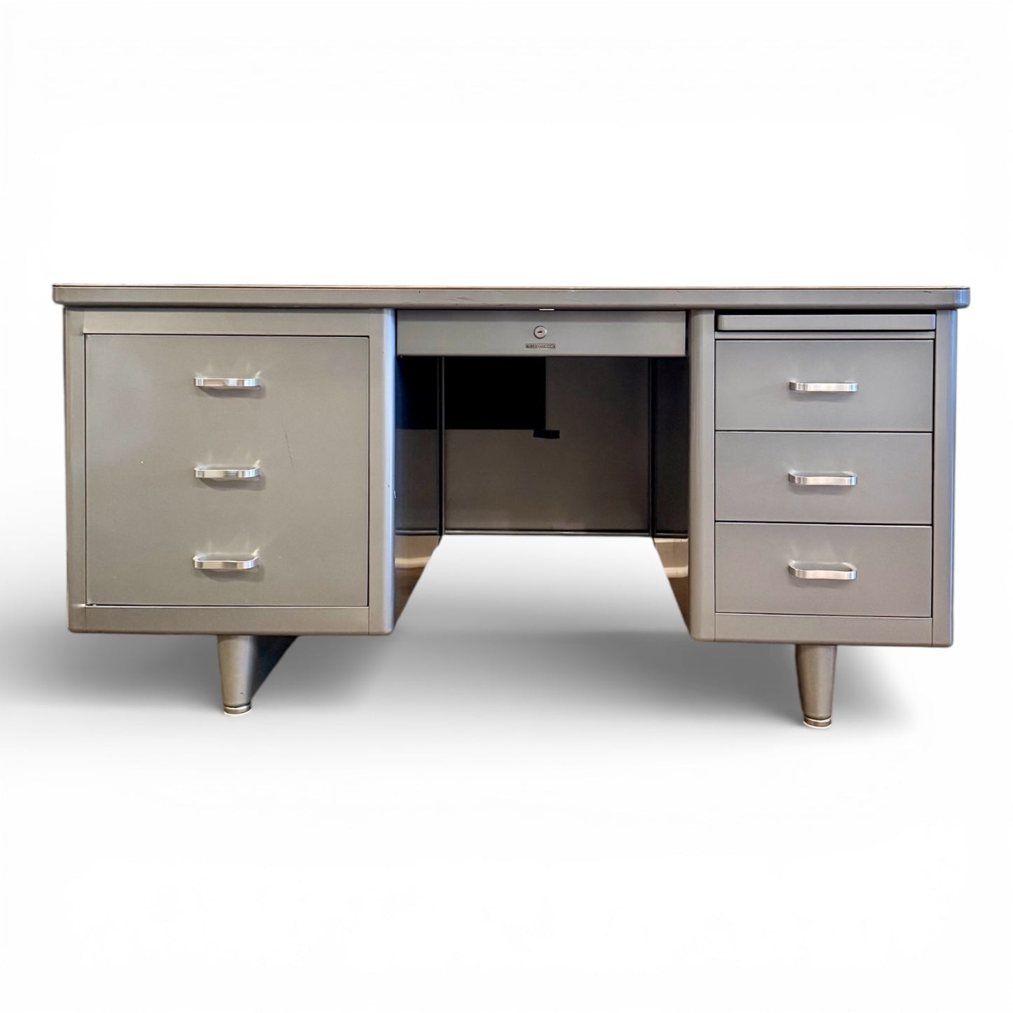 Steelcase Tanker Desk, 1960-1965 - Pristine